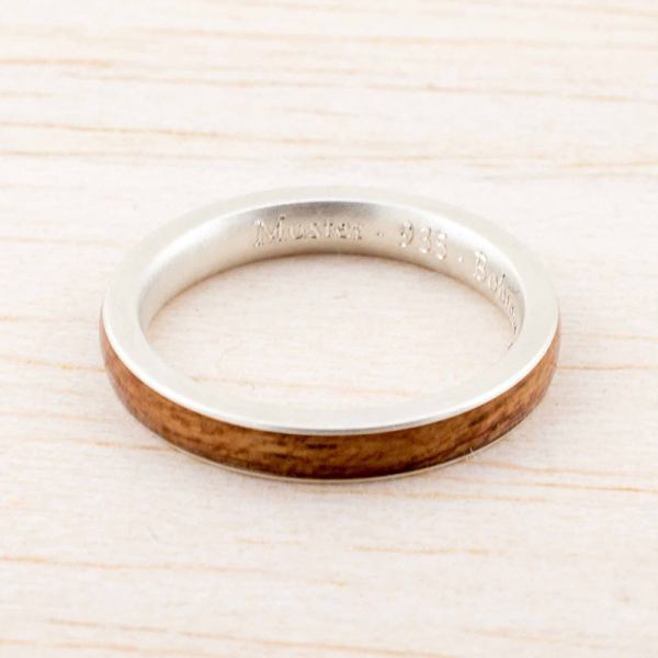 Holzring als Verlobungsring